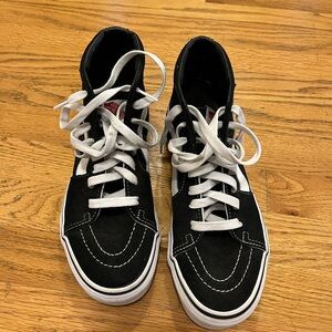 Vans Sk8-Hi shoe size 7.5.